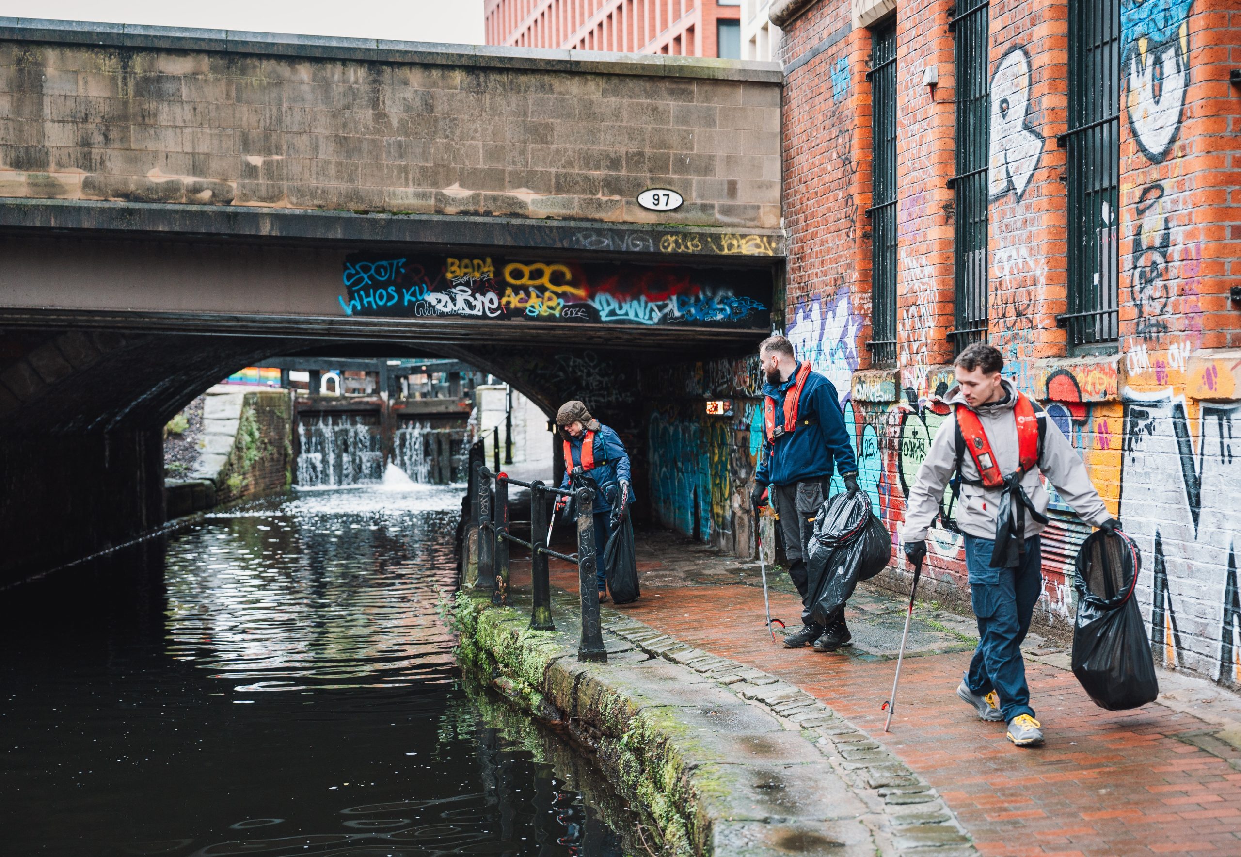 Volunteering with the Canal & River Trust